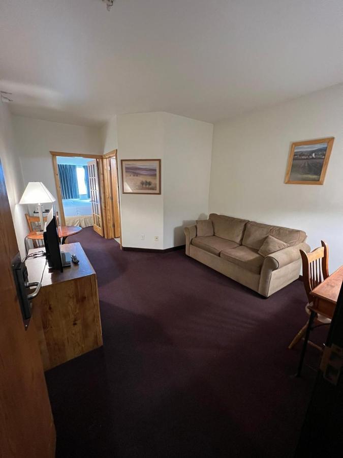 Fairbridge Inn & Suites Williston Exterior photo